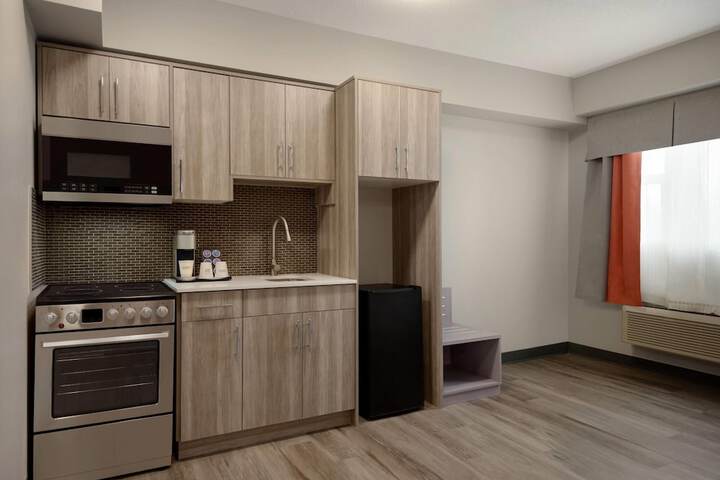 Room 33 of 43