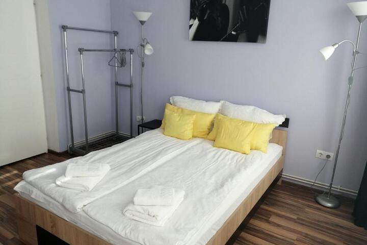 Room 4 of 17