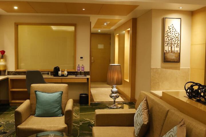 Room 44 of 160