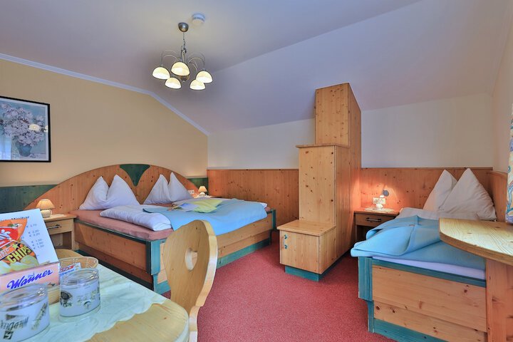Room 9 of 87
