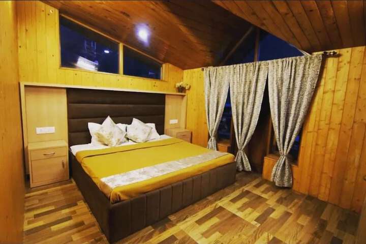 Room 8 of 21