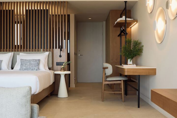 Room 16 of 42