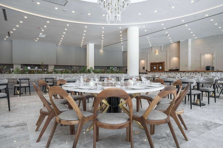 Dining 74 of 88