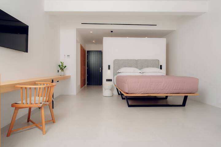 Room 12 of 24