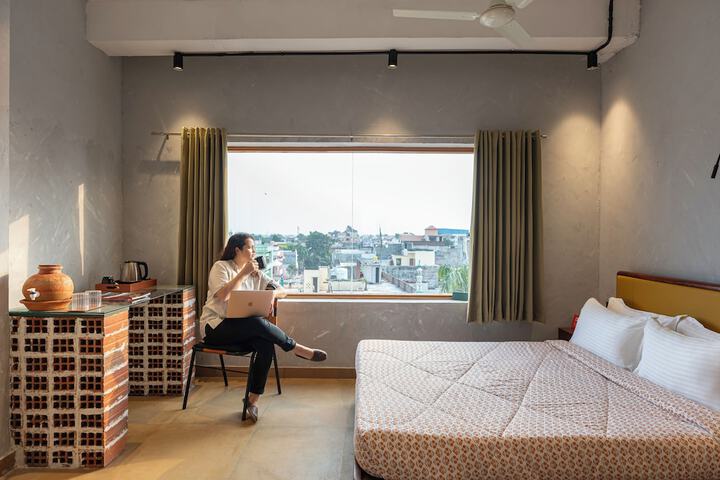 Room 21 of 37