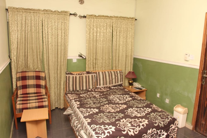 Room 5 of 13