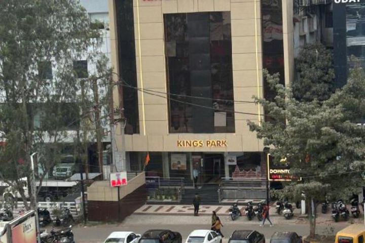 Kings Park Hotel in Indore