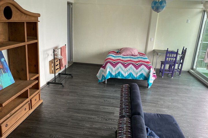 Room 8 of 32