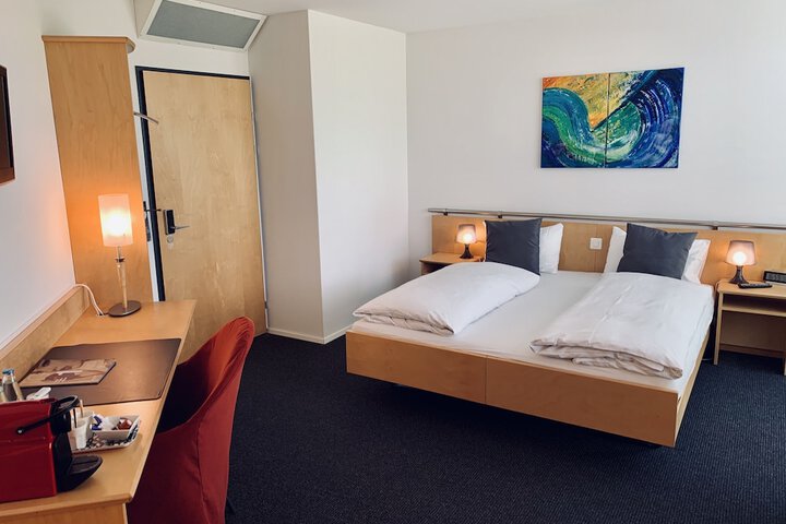 Room 11 of 39