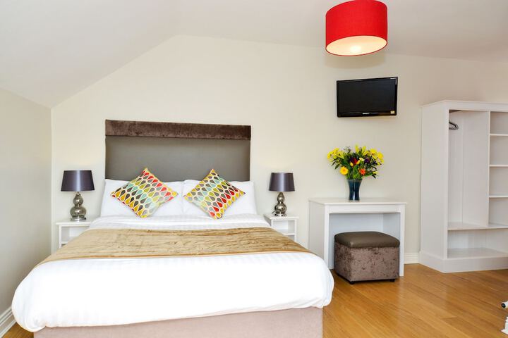 Room 10 of 34