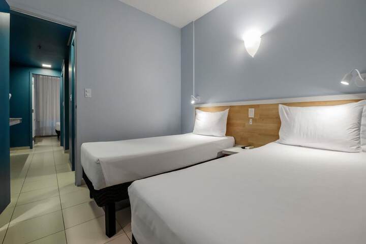 Room 28 of 175