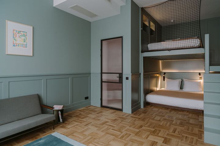 Room 12 of 66