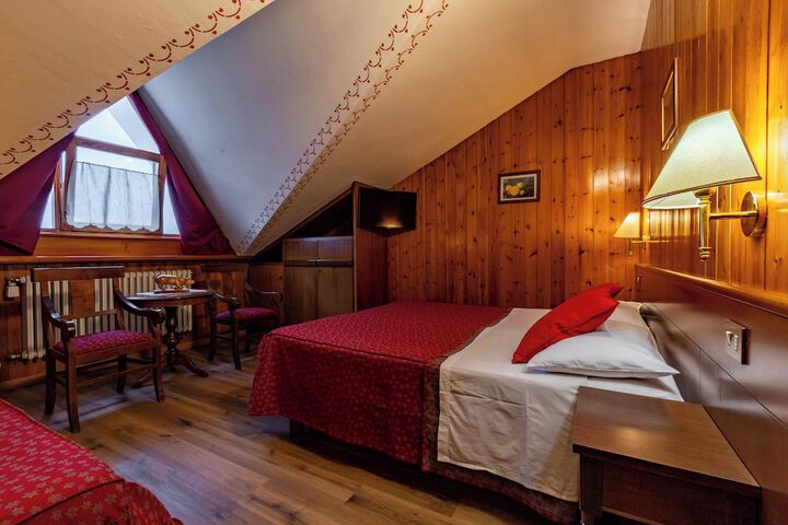 Room 28 of 75