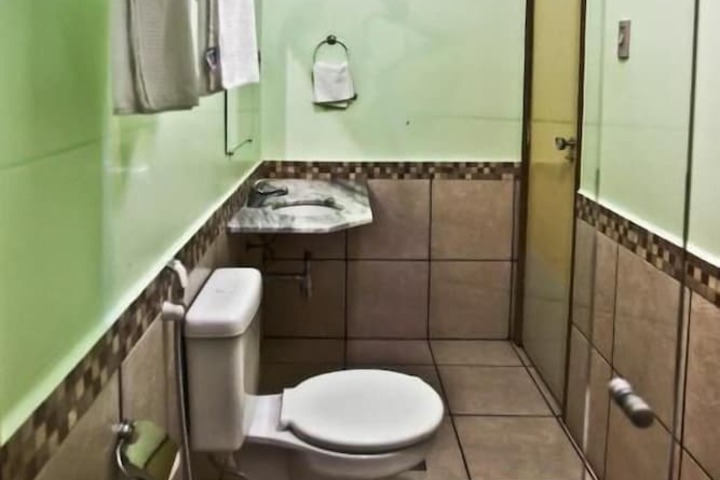 Room 10 of 19