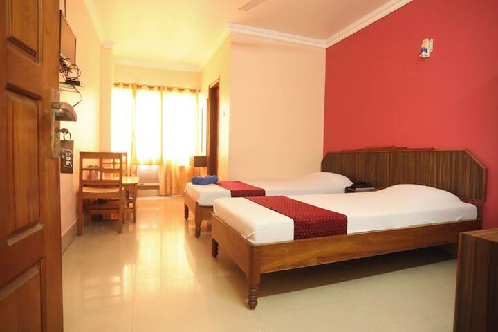 Room 5 of 12