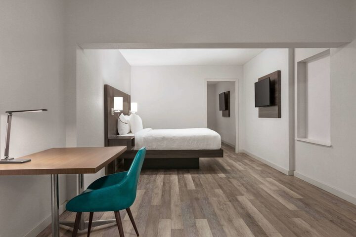 Room 8 of 42
