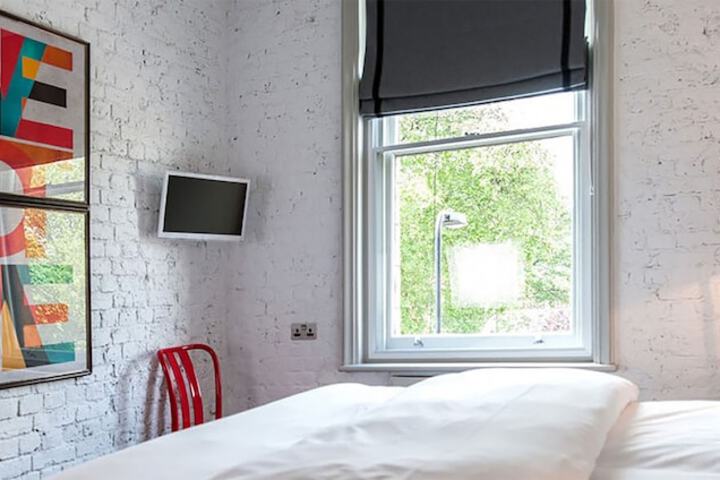 Room 8 of 38