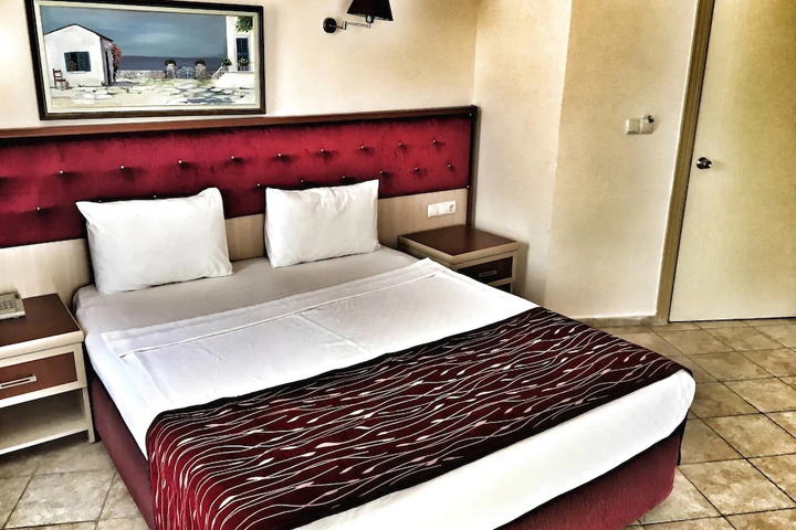 Room 5 of 19