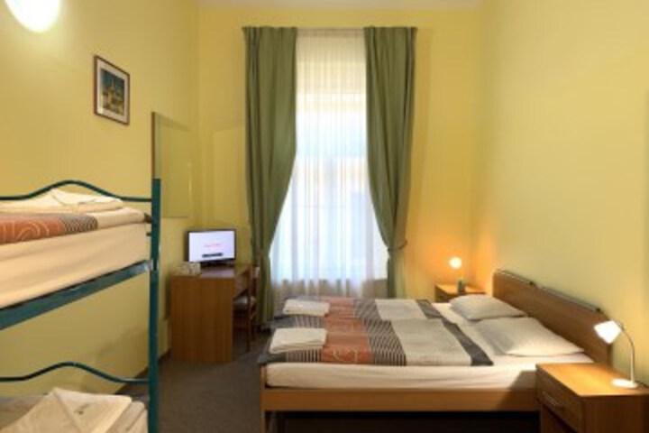 Room 9 of 52