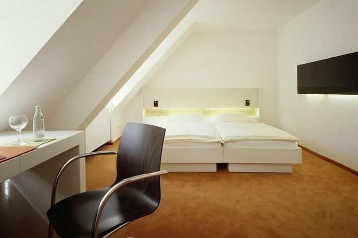 Room 5 of 21