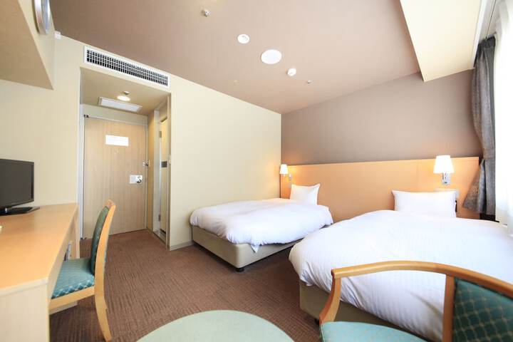 Room 18 of 50