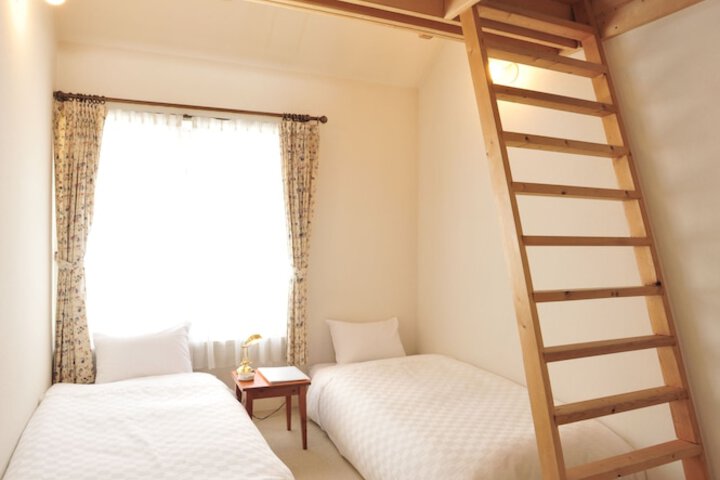 Room 7 of 31