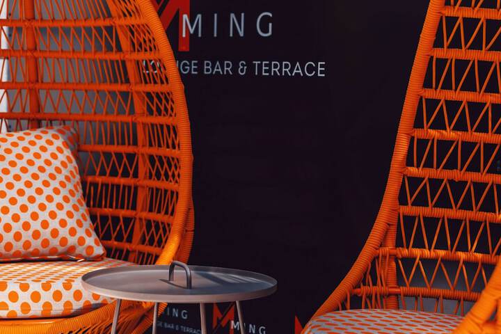 Lounge 72 of 80