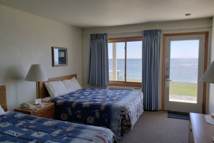 Queen Bed City View (10 of 33)