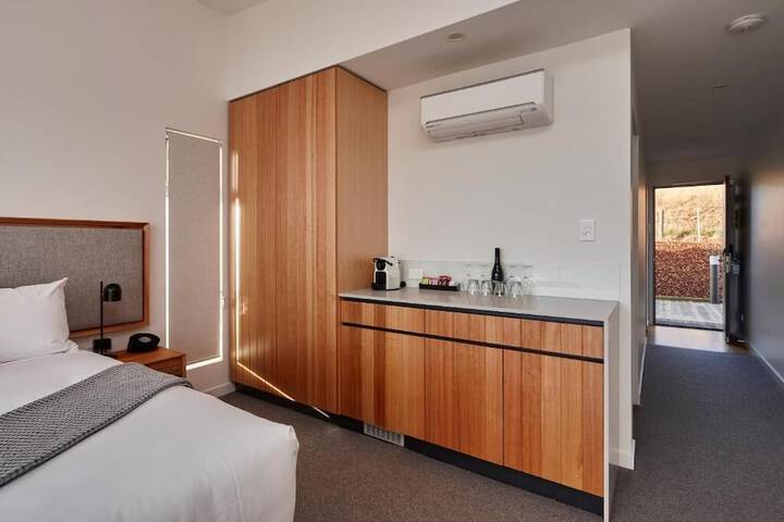 Room 2 of 51