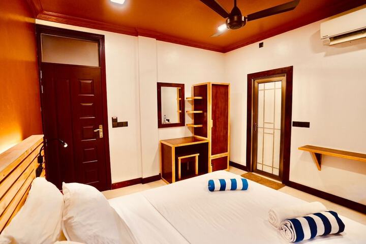Room 2 of 22
