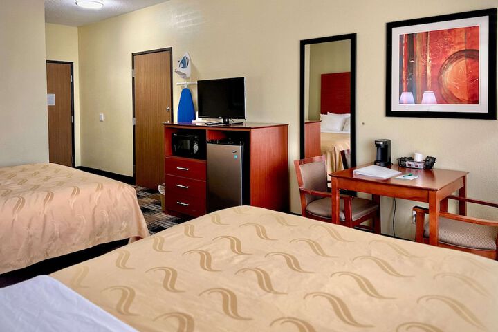 2 Queen Beds (14 of 43)
