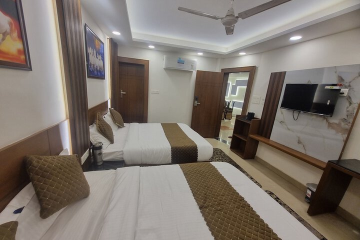 Room 15 of 42