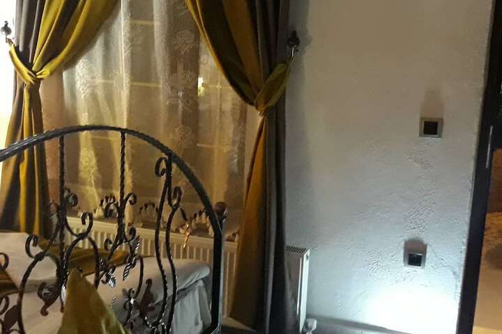 Room 58 of 185