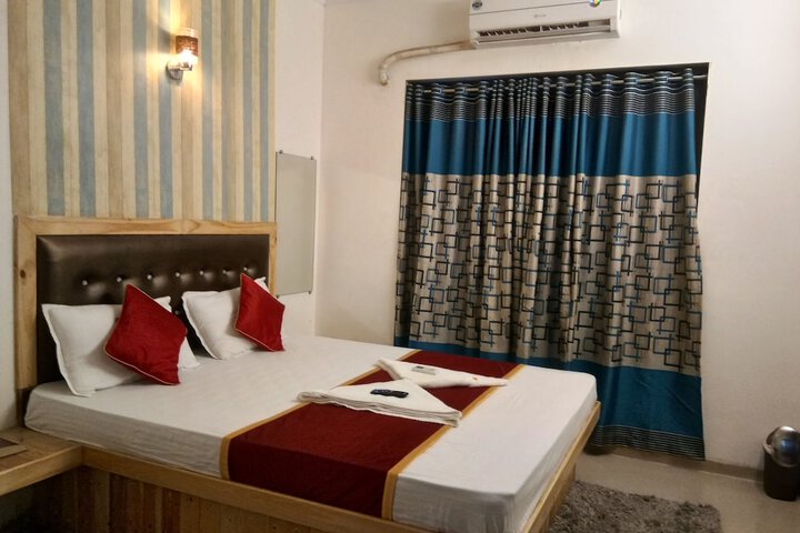 Room 6 of 38