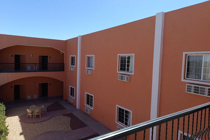 Hotel Exterior 74 of 77