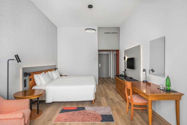 Room 18 of 56