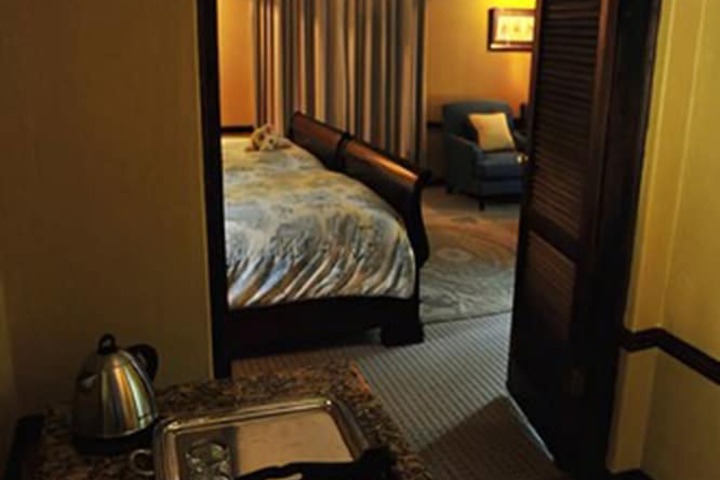Room 12 of 46