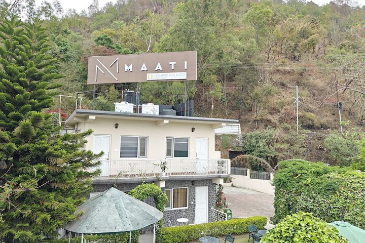 MAATI Resort by The Lake Hill