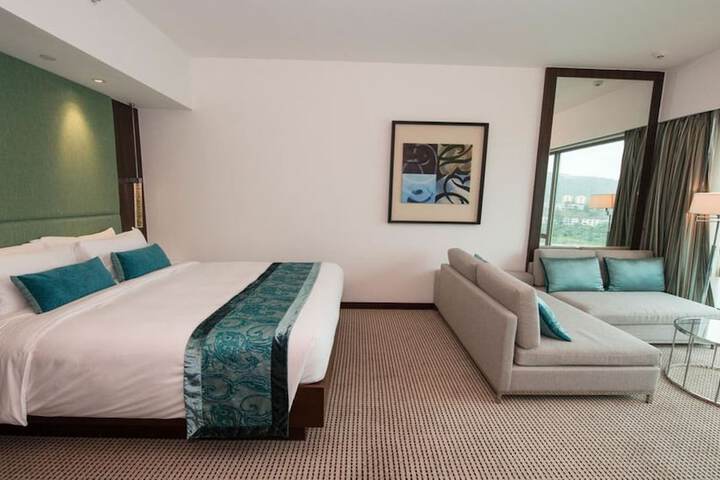 Room 13 of 68