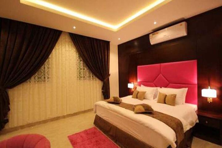 Suite 6 of 6