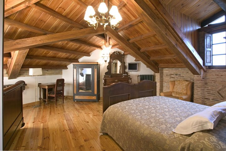 Room 4 of 26
