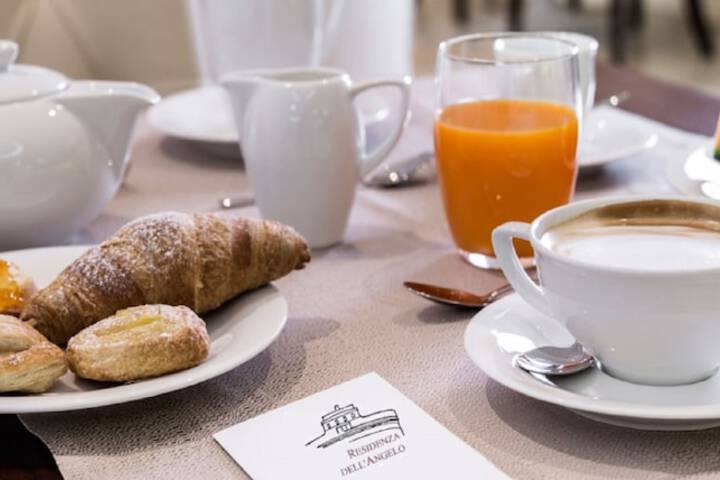 Breakfast/Coffee Service 14 of 19