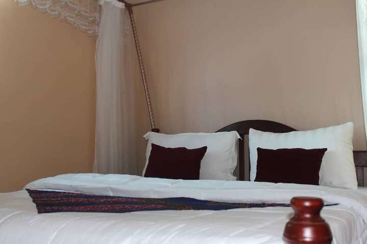 Room 4 of 27