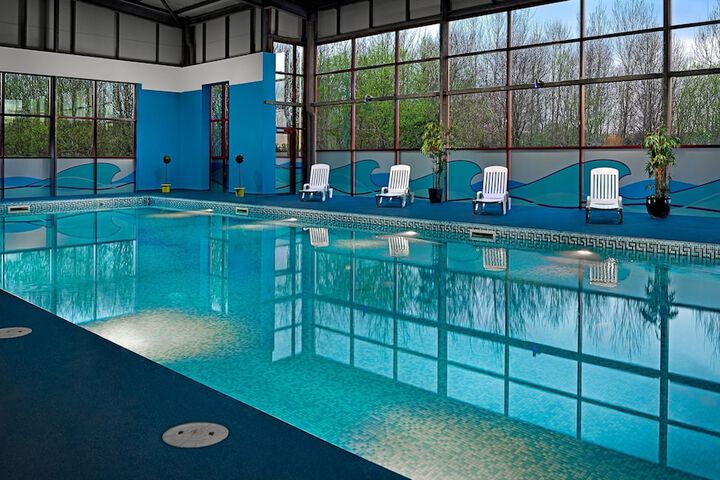 Hotel Pool