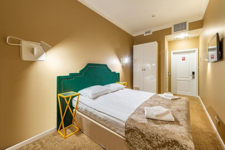 Room 15 of 30
