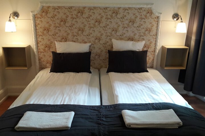 Room 32 of 56
