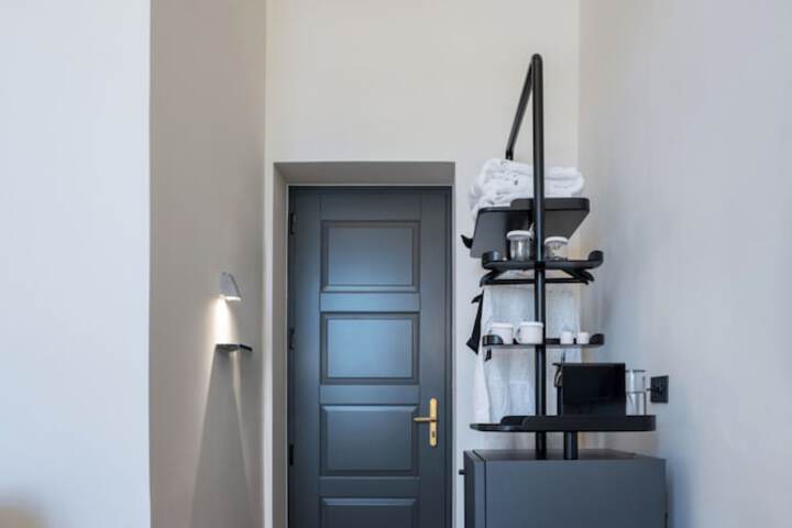 Room 96 of 206