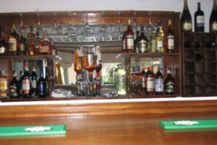 Lounge 10 of 16