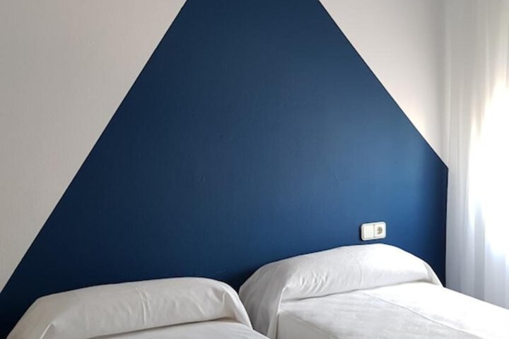 Room 12 of 68