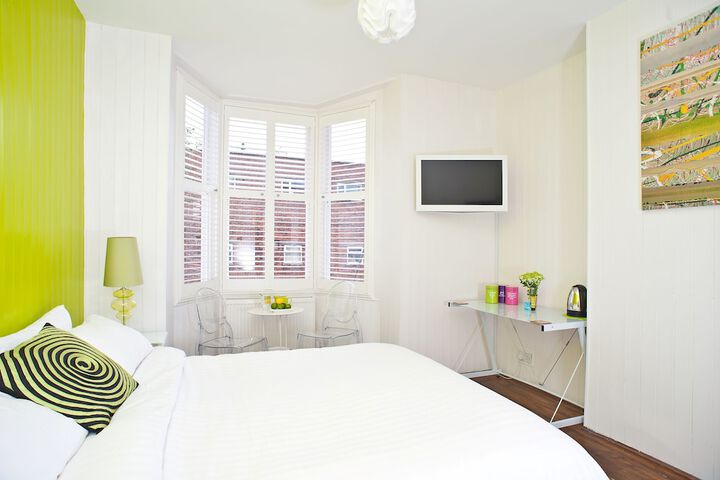 Room 15 of 40
